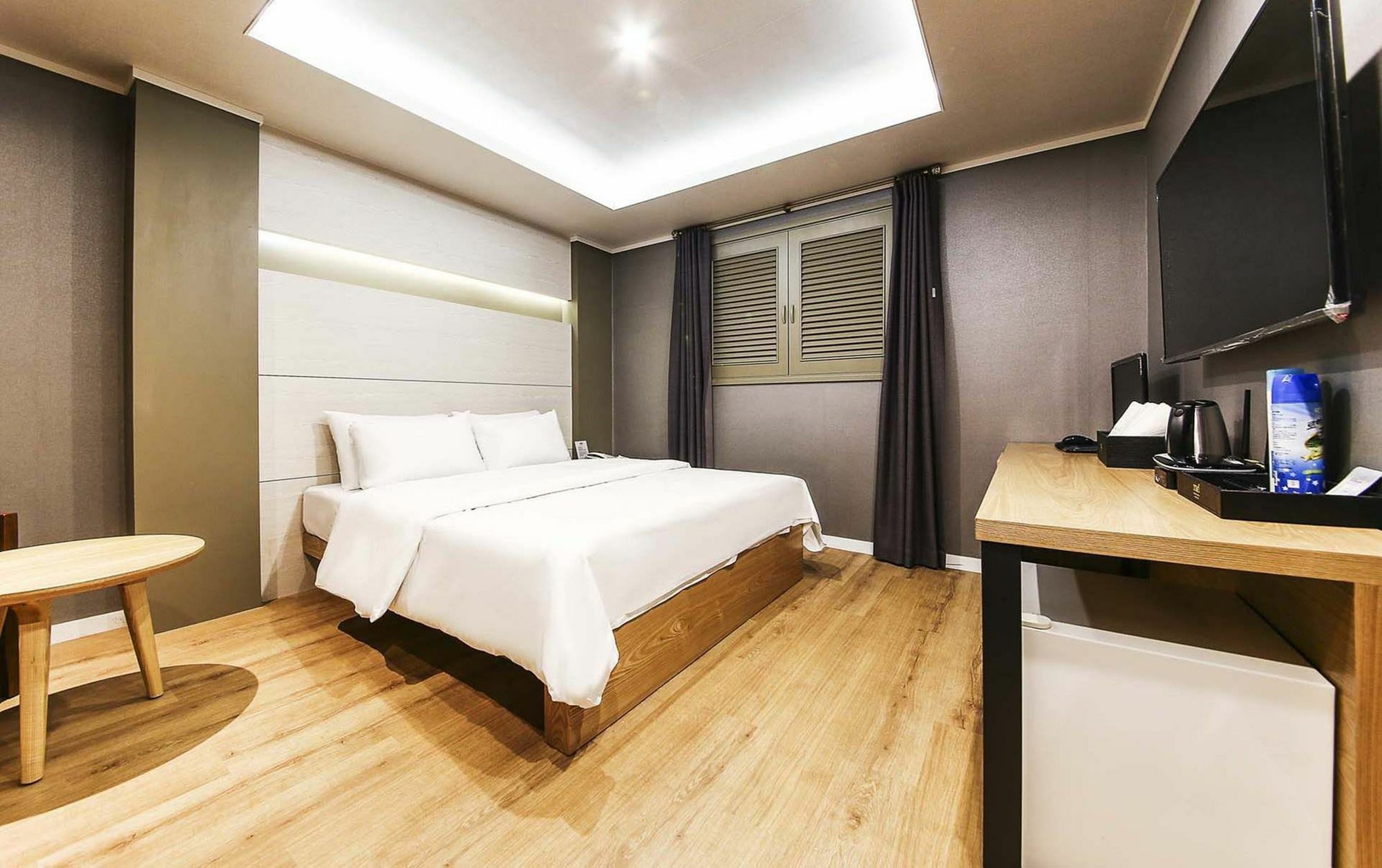 Manhattan Hotel 2*
